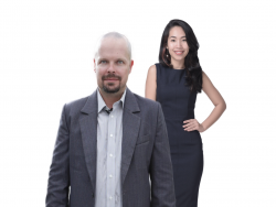 GV John Mortimer  và GV  Huỳnh Thị Tuyết Nga 